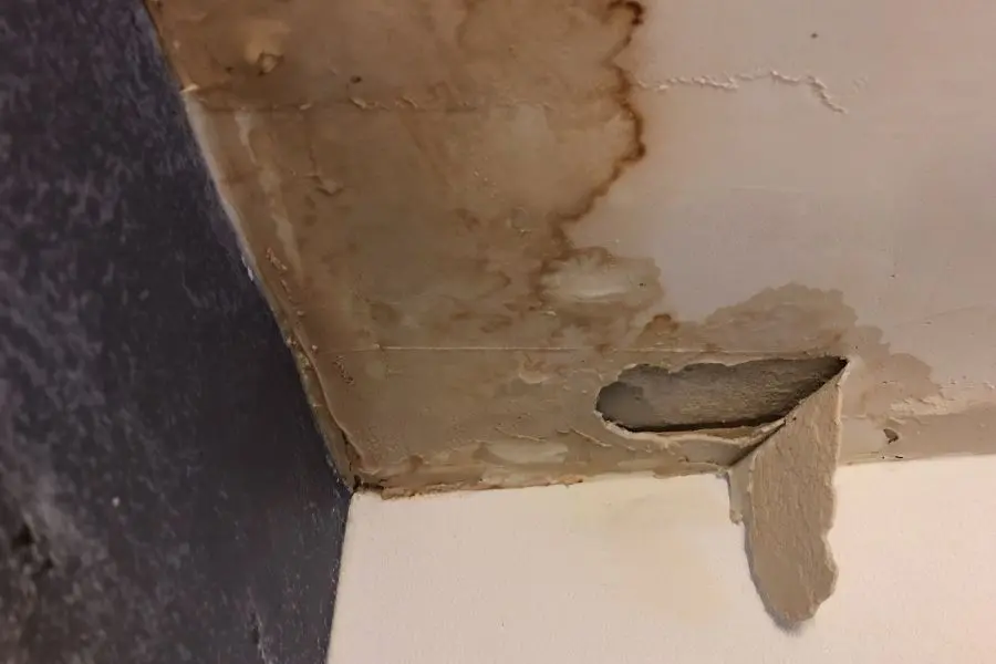 SLAB LEAKING WATER IN SAN JOSE AREA
